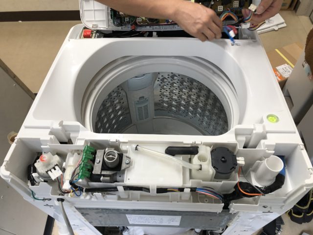 フタ部分を交換しました 東芝 全自動洗濯機 クシダデンカ 三重県津市で省エネ家電 ソニー製品 リフォームをお求めはお気軽にどうぞ